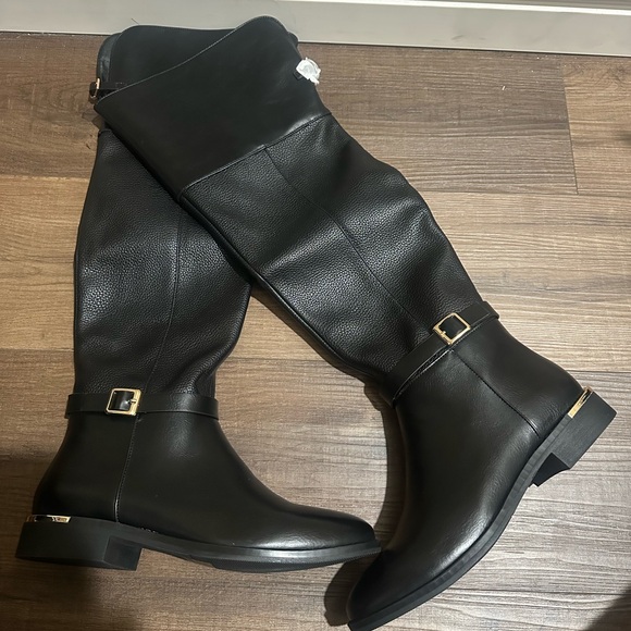Torgeis Shoes - Elegant Black Over the Knee Boots